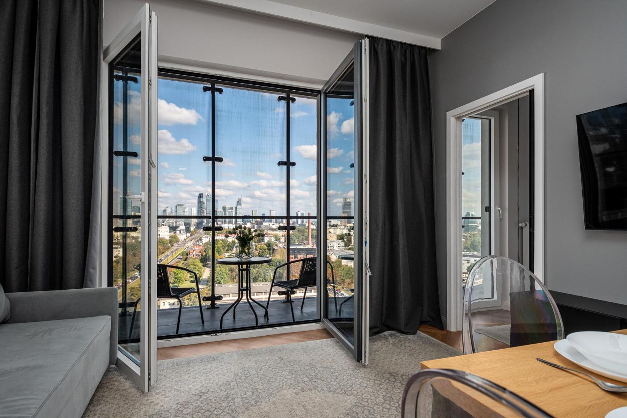 Wola Tower Deluxe Separate Bedroom With Free Garage - By Perfect Apart Warsaw Ngoại thất bức ảnh