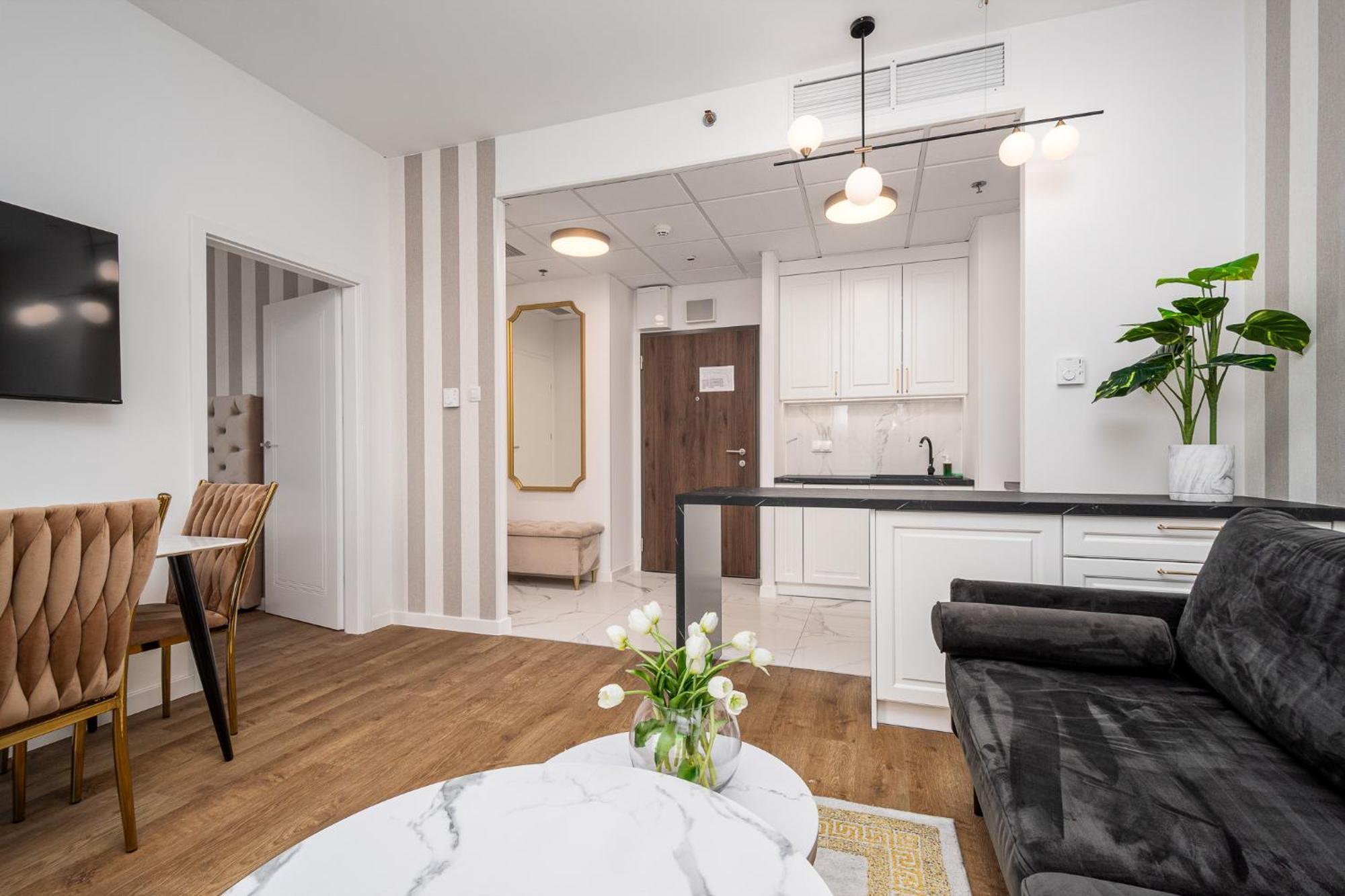 Wola Tower Deluxe Separate Bedroom With Free Garage - By Perfect Apart Warsaw Ngoại thất bức ảnh