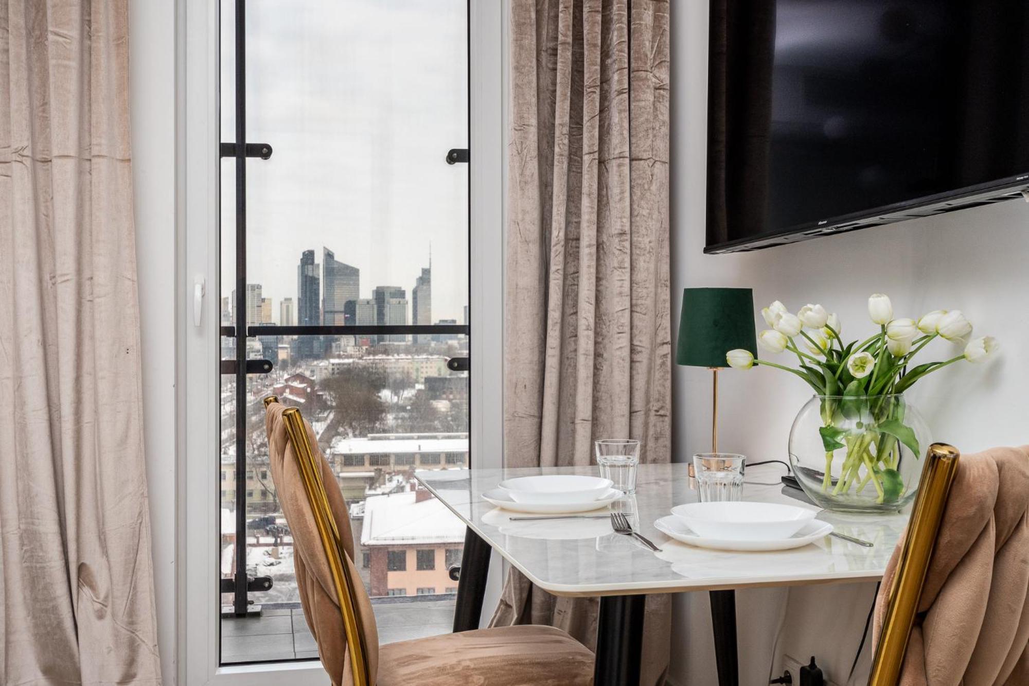 Wola Tower Deluxe Separate Bedroom With Free Garage - By Perfect Apart Warsaw Ngoại thất bức ảnh