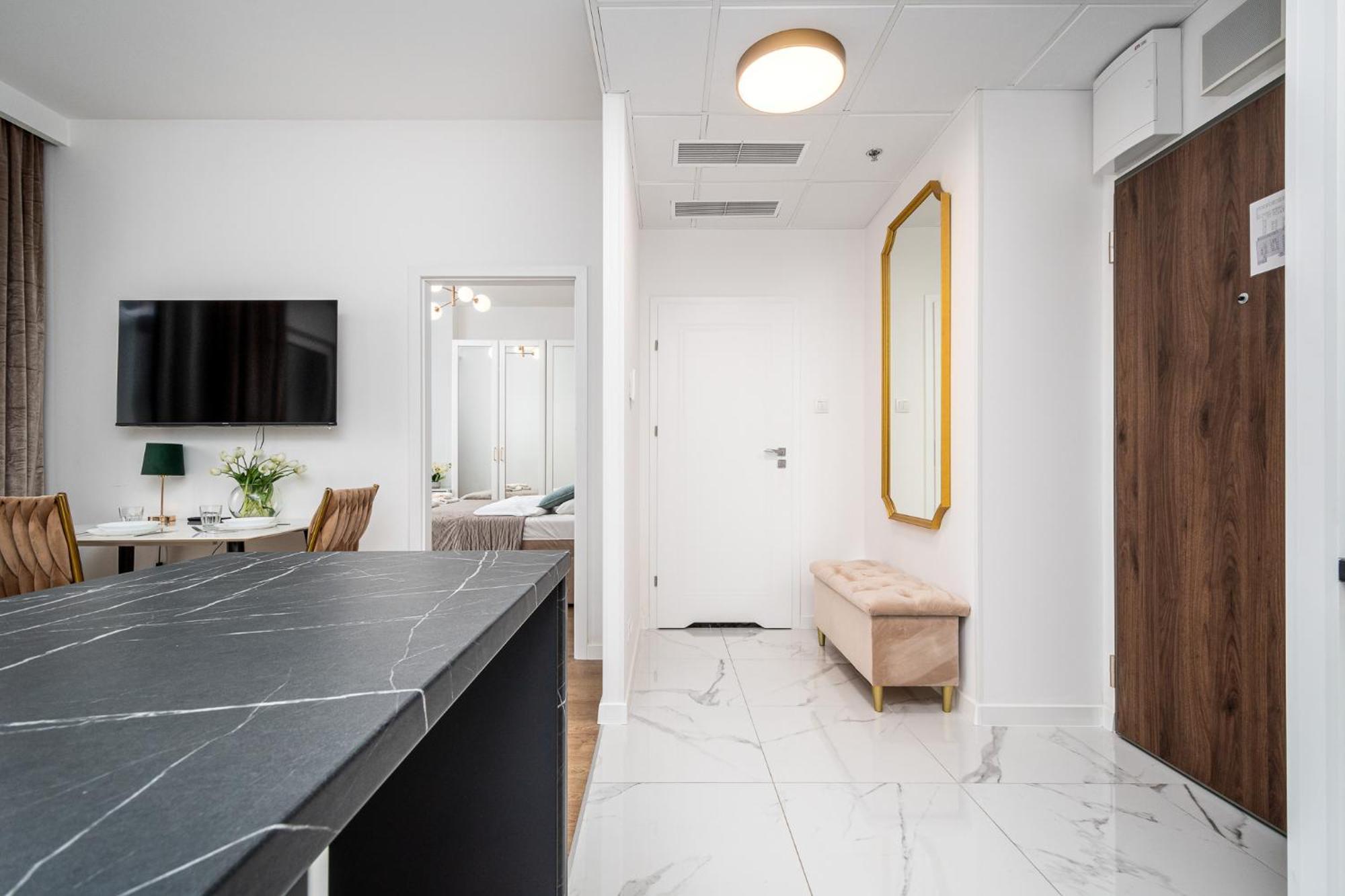 Wola Tower Deluxe Separate Bedroom With Free Garage - By Perfect Apart Warsaw Ngoại thất bức ảnh