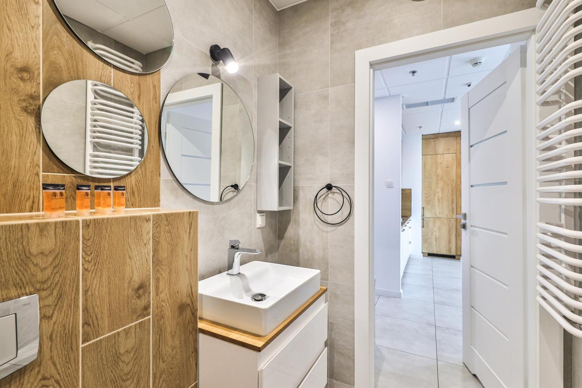 Wola Tower Deluxe Separate Bedroom With Free Garage - By Perfect Apart Warsaw Ngoại thất bức ảnh