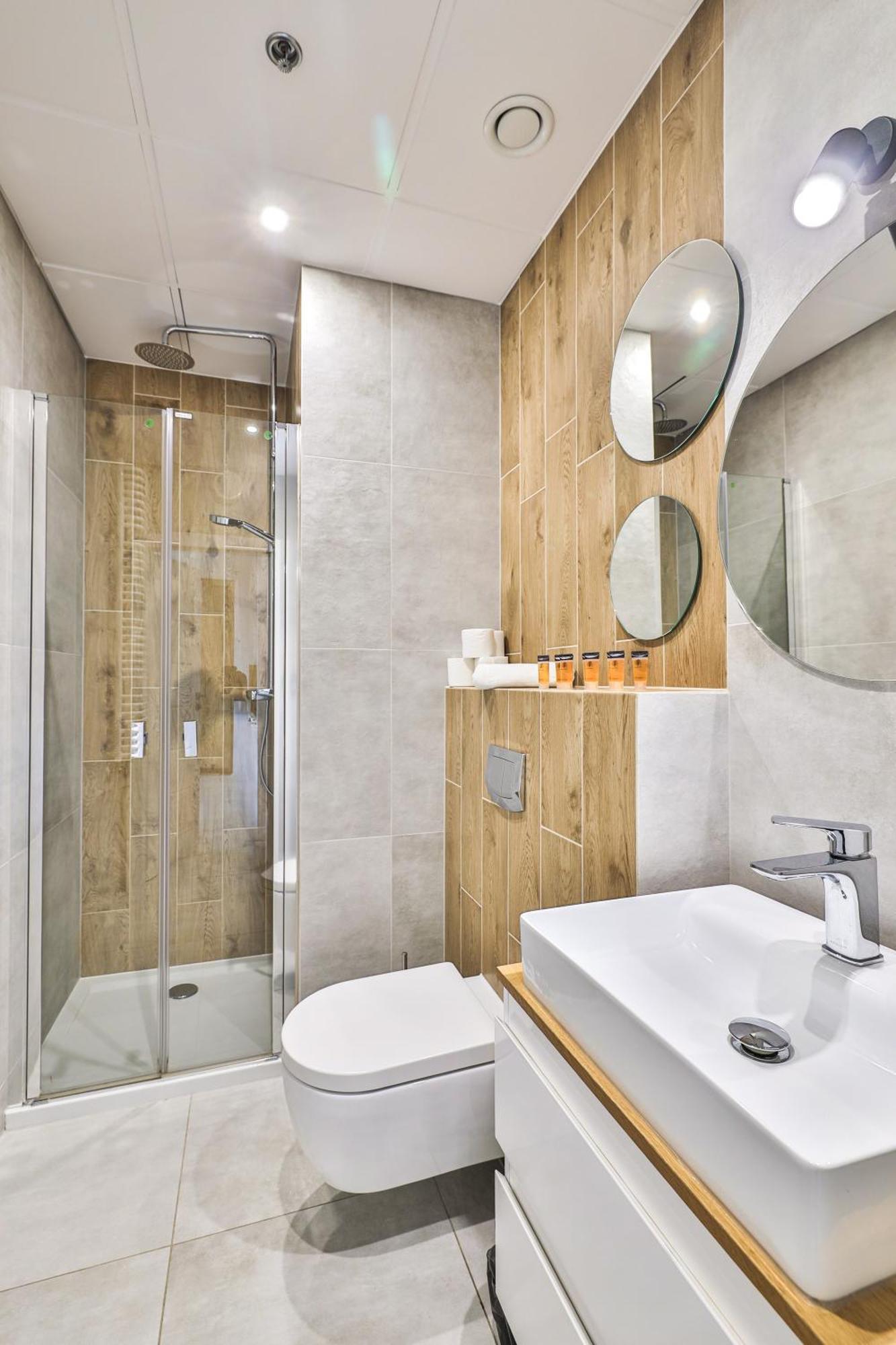 Wola Tower Deluxe Separate Bedroom With Free Garage - By Perfect Apart Warsaw Ngoại thất bức ảnh